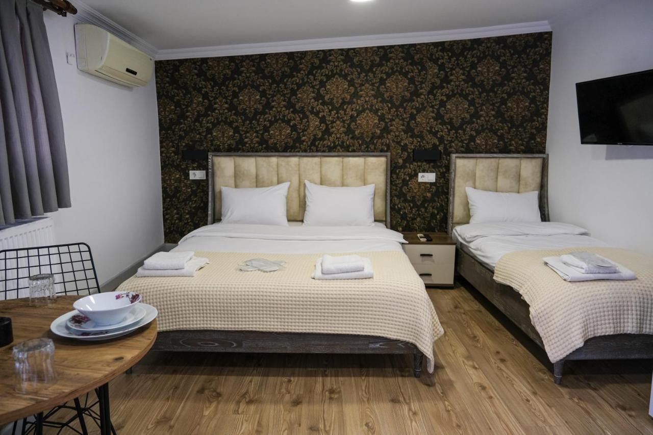 Taksim Neo Pera Suites Istanbul Bagian luar foto