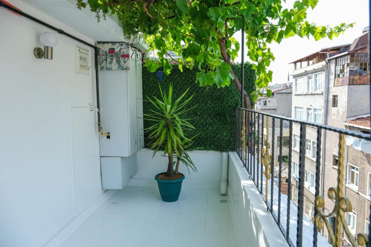 Taksim Neo Pera Suites Istanbul Bagian luar foto